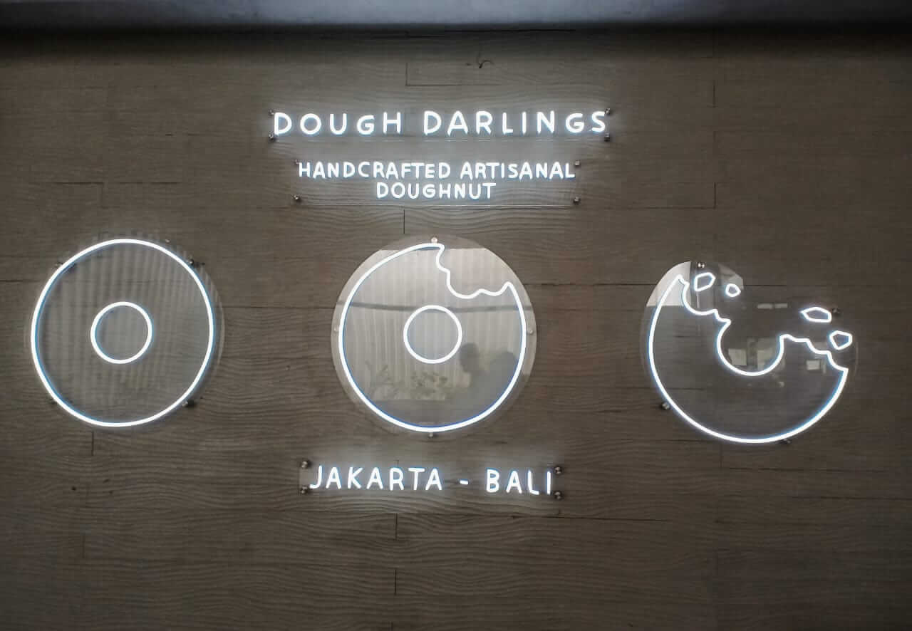 Dough Darlings memiliki 2 cabang, yaitu di Bali dan Jakarta